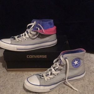 Grey chucks with blue and pink tabs